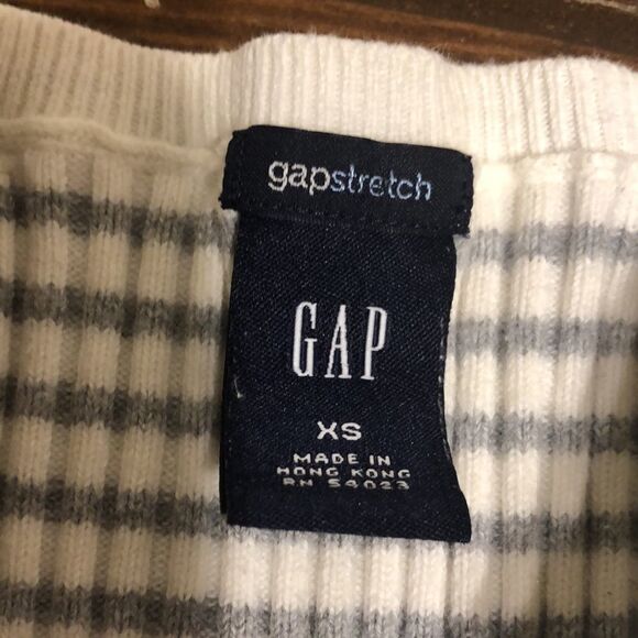 Gapstretch Juniors Long Sleeved Ivory and Gray Sweater  Shirt - Picture 2 of 5